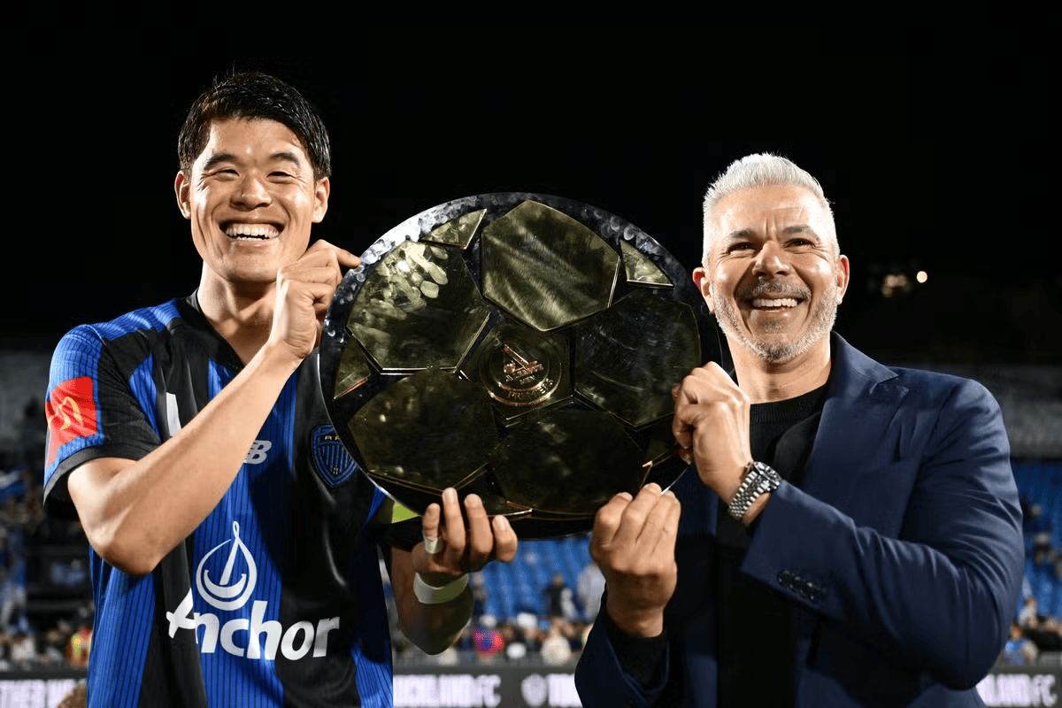 包含凯泽斯劳滕球员表现神勇，大胜对手的词条